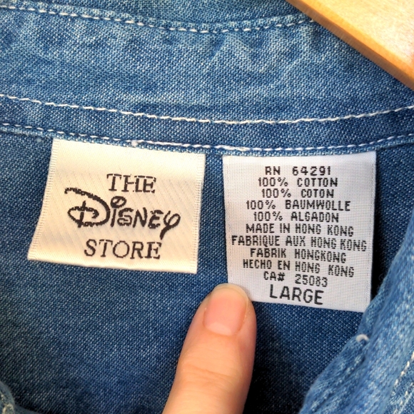 SOLD• DISNEY Winnie the Pooh Denim Shirt - Picture 6 of 9
